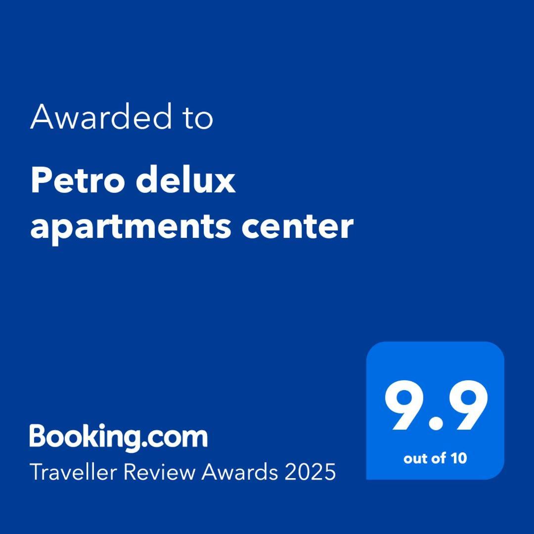 Petro Delux Apartments Center คอนัส ภายนอก รูปภาพ
